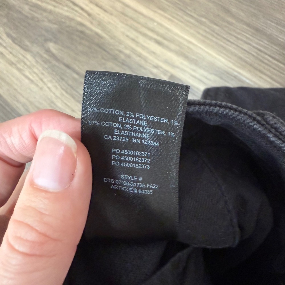Aritzia Wilfred Free Women's Modern High Waist Cargo Pants Black Size 6 Relaxed - Picture 4 of 7